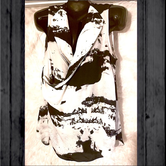 👚🖤🗯SLEEVELESS BLOUSE🗯🖤👚 - Picture 4 of 15